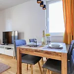 Apartman Barbara With Private Parking In The Garage Zadar