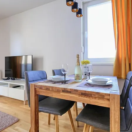 Apartamento Barbara With Private Parking In The Garage Zadar