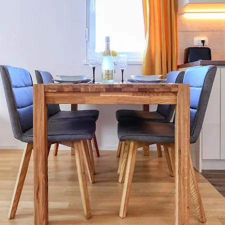 Barbara With Private Parking In The Garage * Zadar