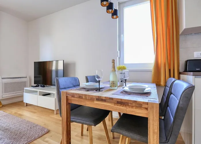 Apartman Barbara With Private Parking In The Garage Zadar